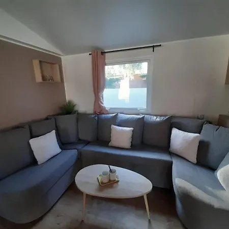 Mobil Trigano Amira מלון ויאס